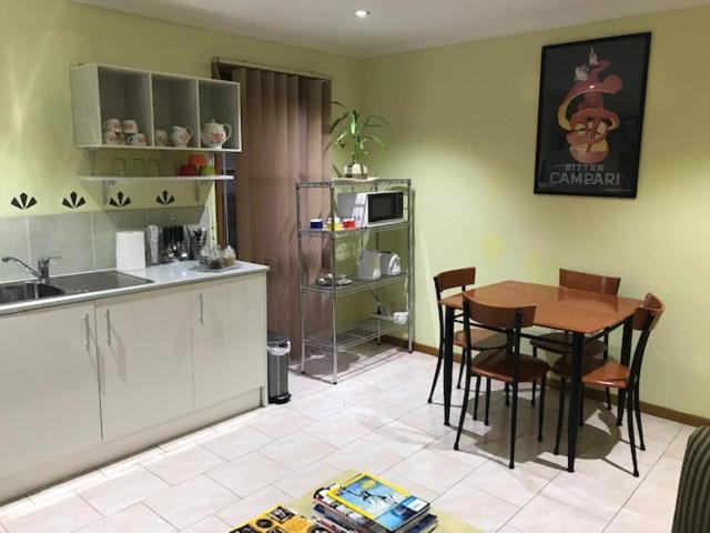 Appartamento Effie Court Springvale South Esterno foto